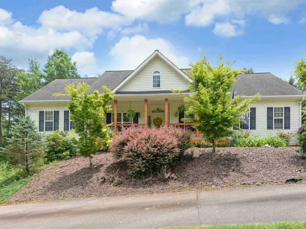 110 Sweetbriar Dr, Demorest, GA 30535