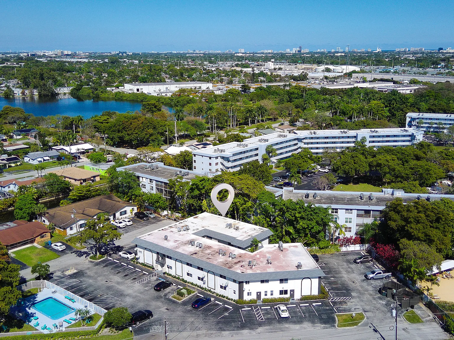 Oakland Park Villas — Photo 4