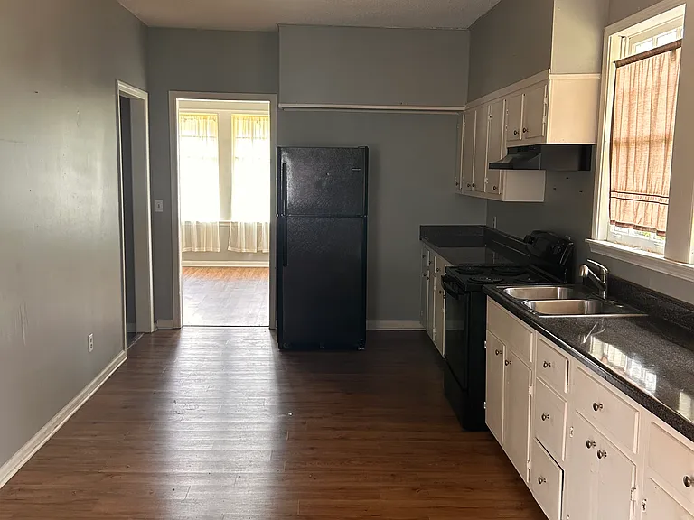 2404 Jackson Ave — Photo 25