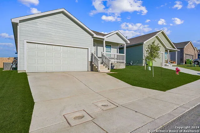 4 bed, 2.0 bath, 1667 sqft, $1,575 — Photo 2