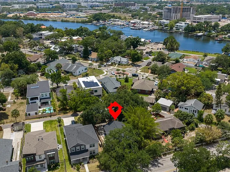 902 W Columbus Dr — Photo 27