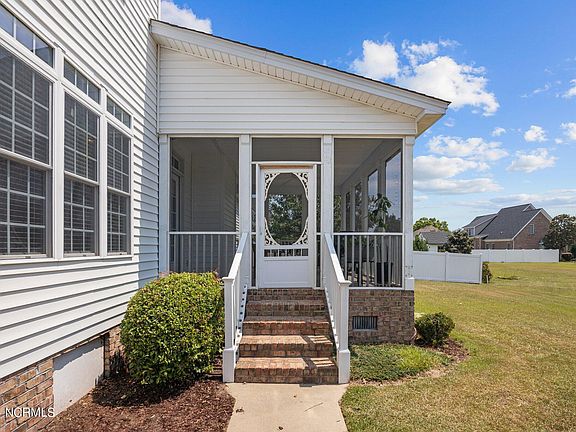3rd image of 148 Blackwater Drive