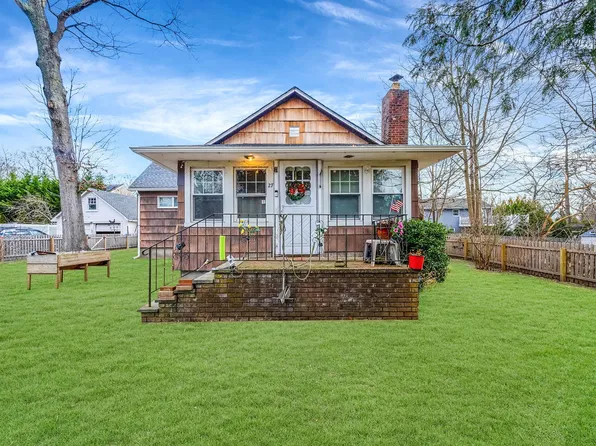 27 Odin Road, Rocky Point, NY 11778