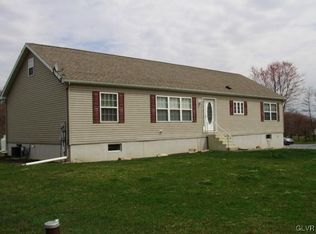 9025 N Loop Rd, Slatington, PA 18080