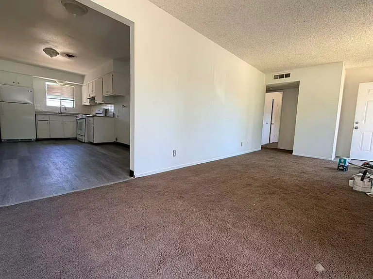 19 E Saginaw Way #101 — Photo 7
