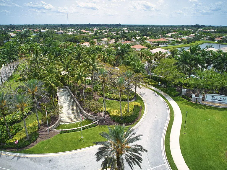 4085 Bahia Isle Cir — Photo 42