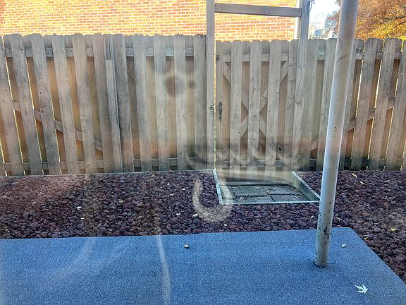 4th image of 928 Hoover Village Dr APT B