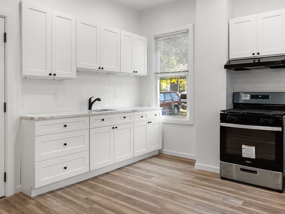 1st image of 2 Hudson Ave Floor 1
