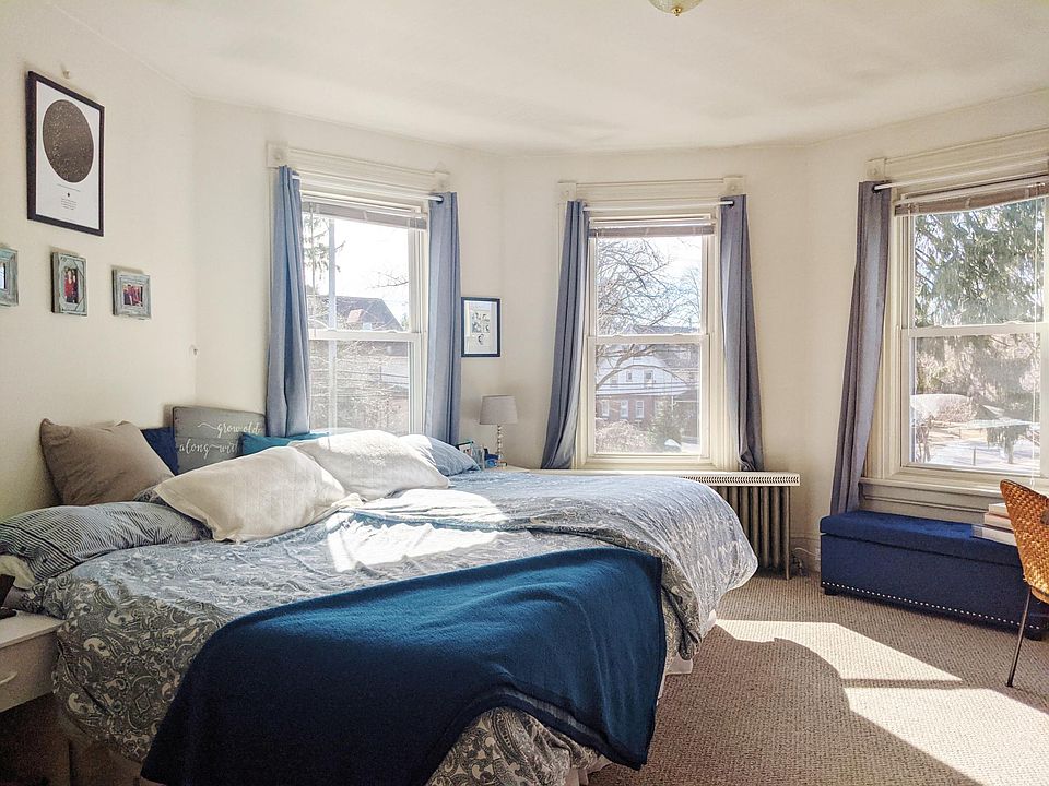 Bedroom before floors were refinished