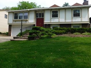 182 Downing Rd, Buffalo Grove, IL 60089