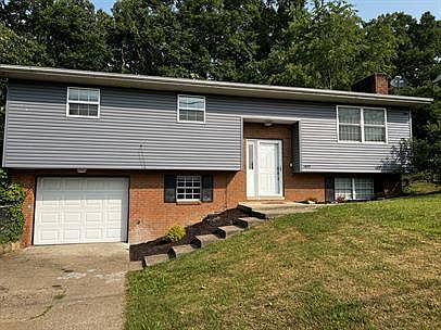 2nd image of 1405 Lyndale Dr