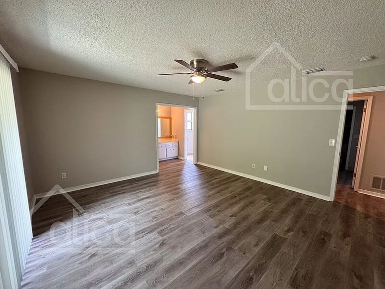1959 Sussex Dr N — Photo 22