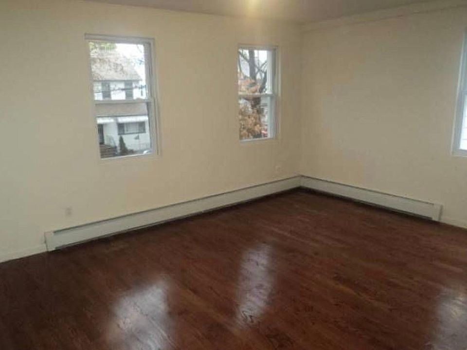 1st image of 17626 129th Ave Floor 2