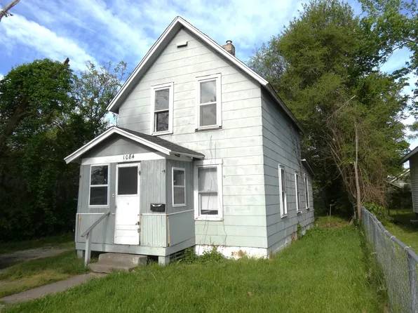 1084 Hurd Ave, Benton Harbor, MI 49022