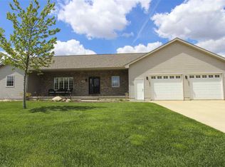 136 Whitetail Rdg, Hudson, IA 50643