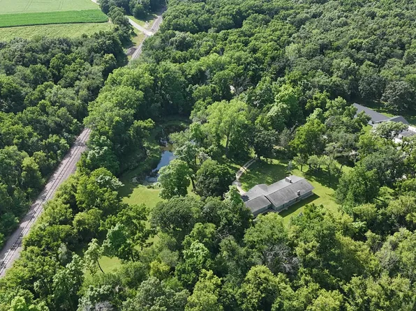 7716 E Buss Rd, Clinton, WI 53525