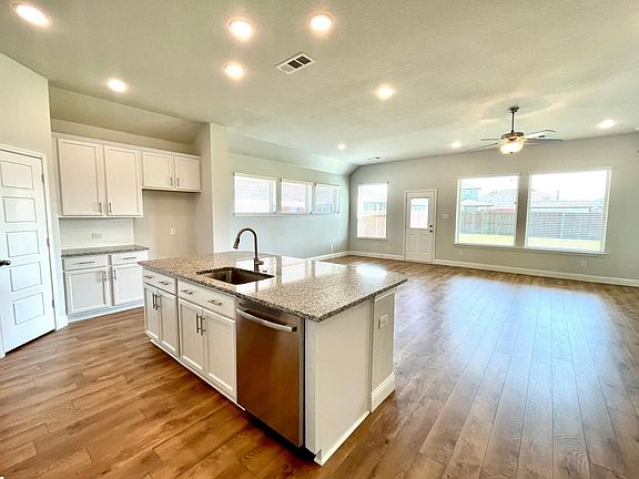 5th image of 1333 Greenbelt Dr