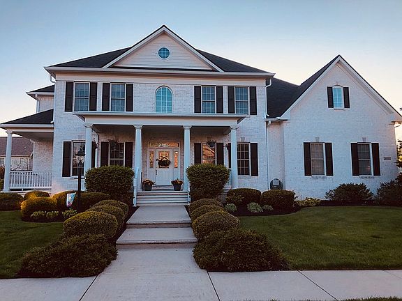 2nd image of 4772 Madras Ct