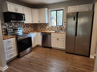 105 Cloister Oaks Cir, Winston Salem, NC 27127