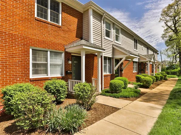 8909 S Swan Cir, Saint Louis, MO 63144
