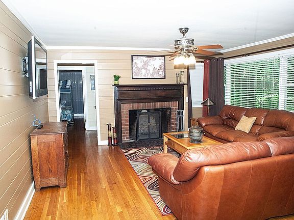3rd image of 2808 Woodson Dr