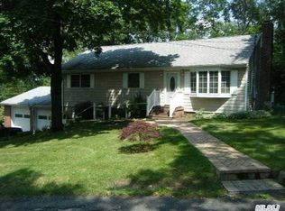 33 Fern Rd, Rocky Point, NY 11778