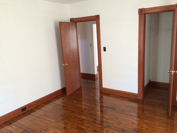Bedroom 2 (photo 1/2)