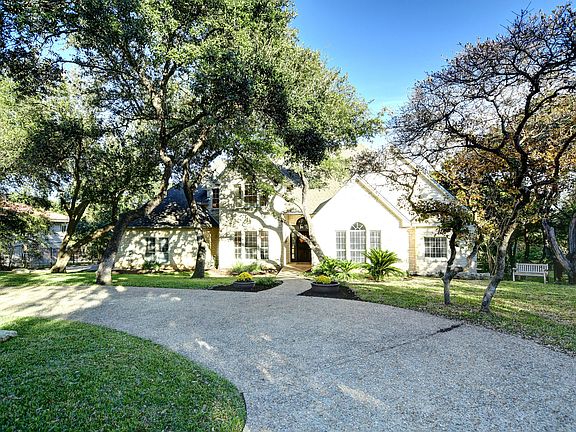 2nd image of 3707 Winding Creek Dr
