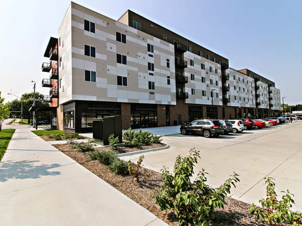 Square at 48 CLO