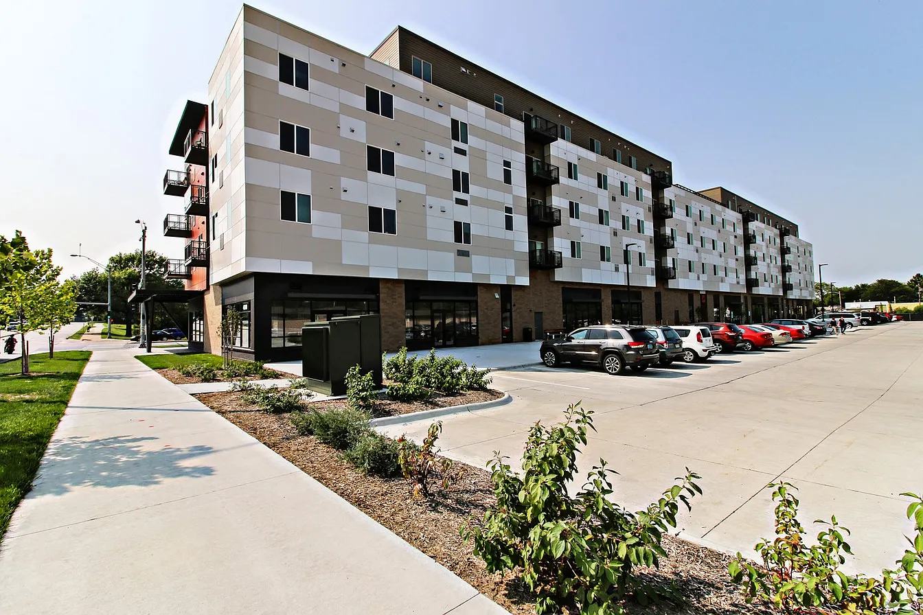 Square at 48 - 4800 Holdrege St Lincoln NE (19 units available
