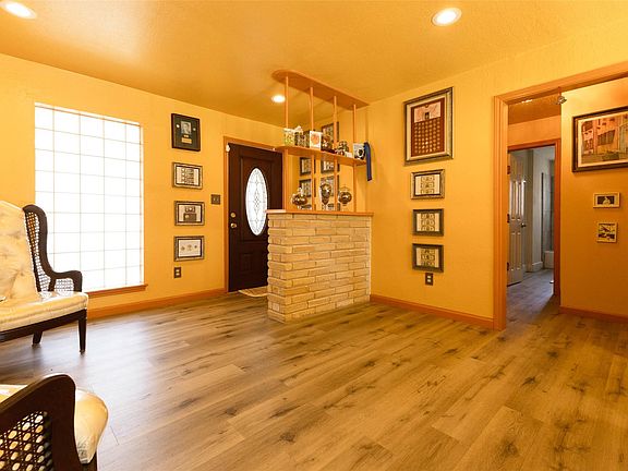 5th image of 906 Corydon Dr