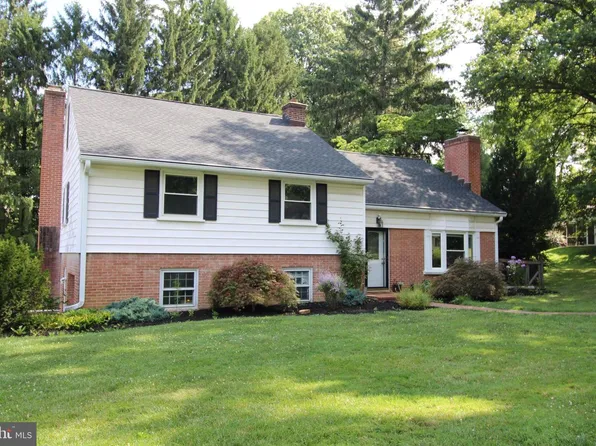 1133 Colonial Rd, Lancaster, PA 17603