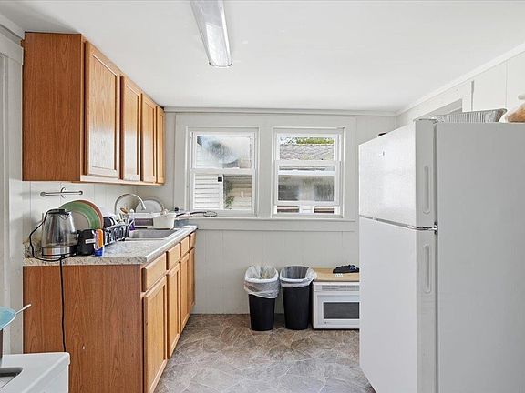 2nd image of 64 Hyde Street