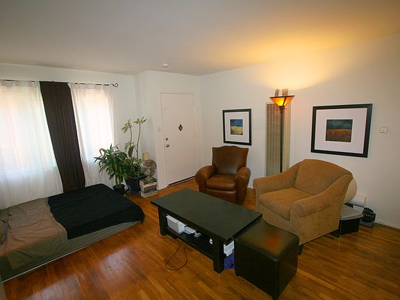2nd image of 140 33rd St
