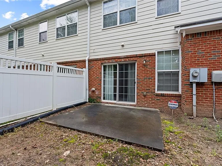 1058 Treymont Ln — Photo 38