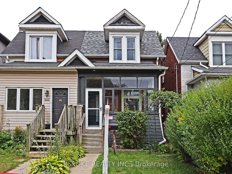 1st image of 546 Main St