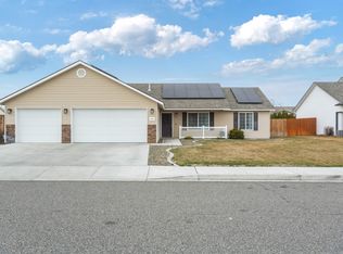 4807 Catalonia Dr, Pasco, WA 99301
