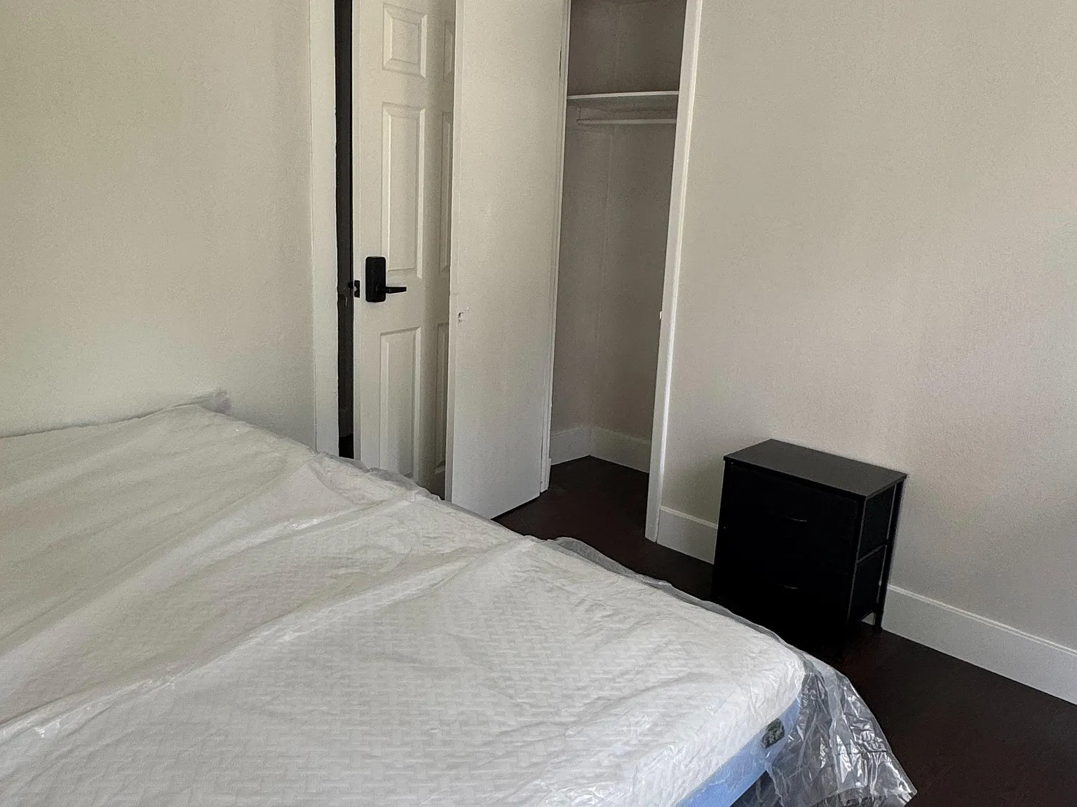 4 bed, 3.0 bath, 1400 sqft, $957 — Photo 2
