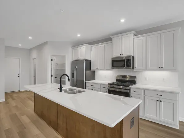 6759 Bluestem Way, Minnetrista, MN 55331