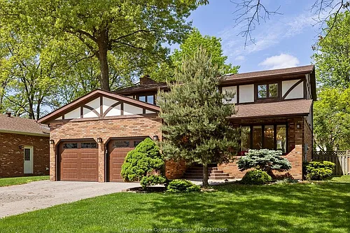 534 Michael Cres Photo 1