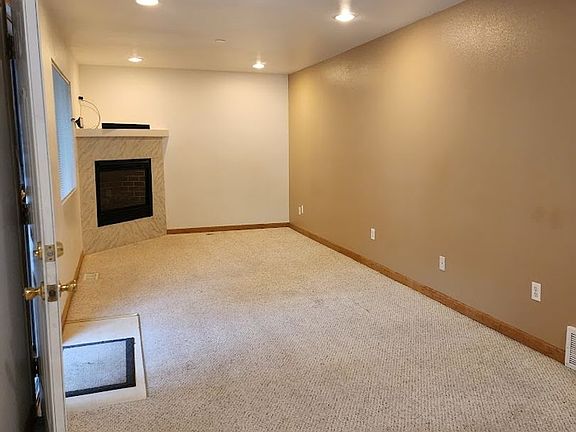 2nd image of 1220 Yosemite St