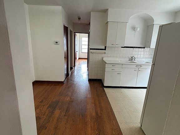 5th image of 4993-4995 Mardel Ave #2E