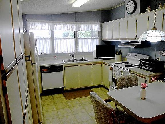 2nd image of 57 Lattice Dr