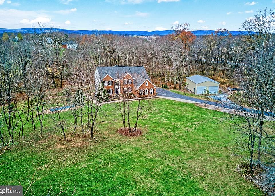 17263 Northwoods Pl, Hamilton, VA 20158 Zillow