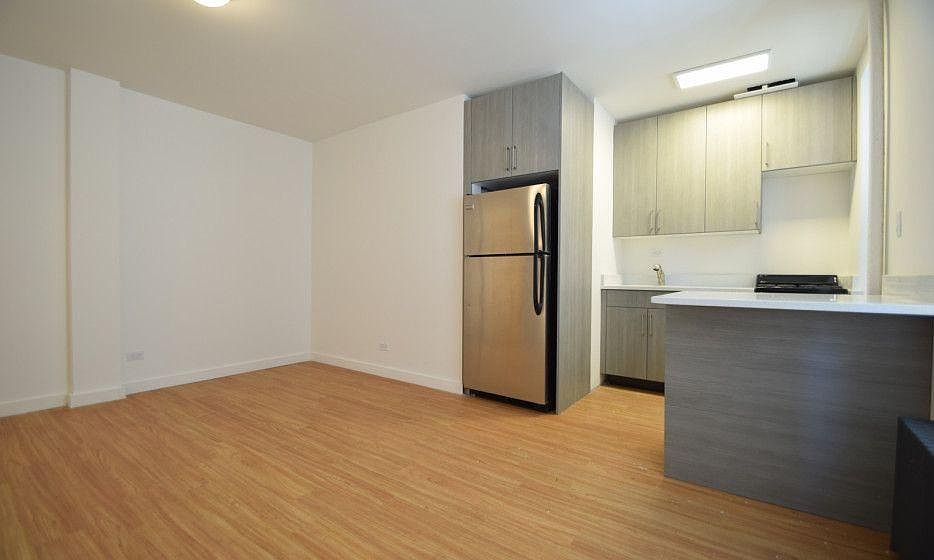 2nd image of 951 Woodycrest Ave APT 3C