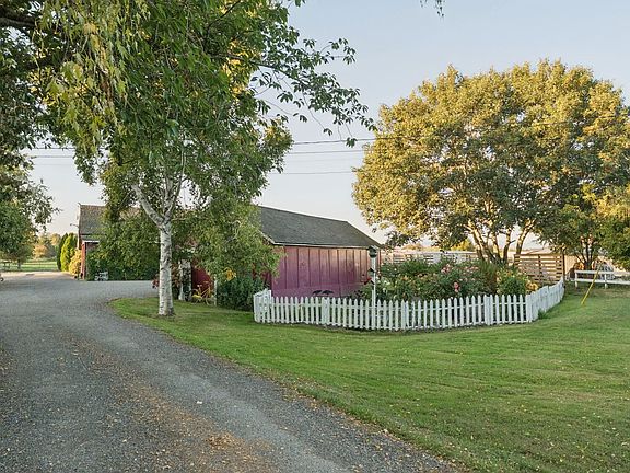 3rd image of 5331 34b Ave
