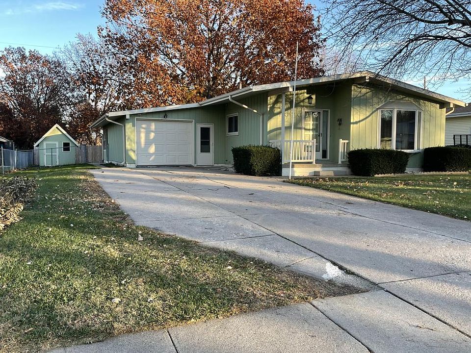 1st image of 1070 N 25th Ave