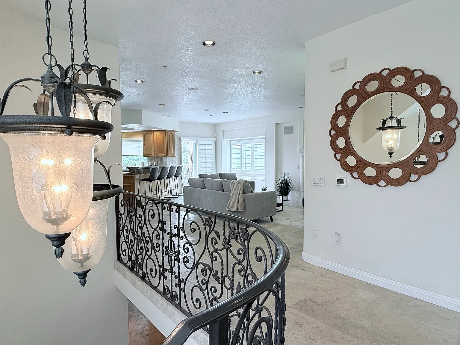 4 bed, 3.5 bath, 3000 sqft, $10,000 — Photo 2