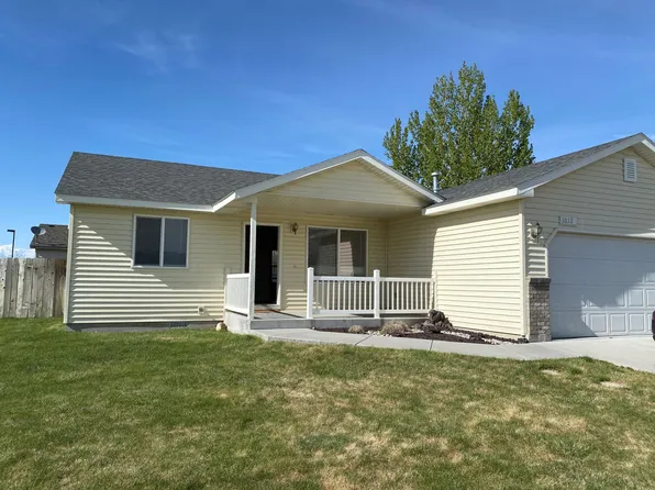 1032 NE Trailridge Ct, Mountain Home, ID 83647