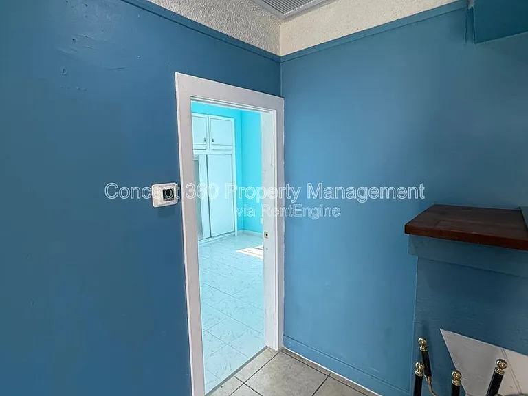 1124 Nadeau St — Photo 16